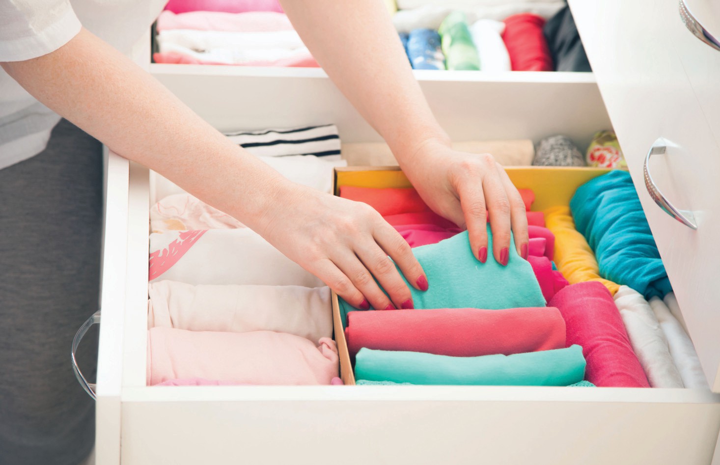 ClutterBug Quiz Folding clothes dresser drawer