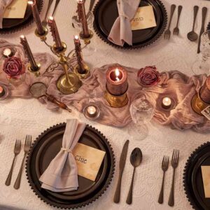 Fall Activities Quiz Host a murder mystery dinner party