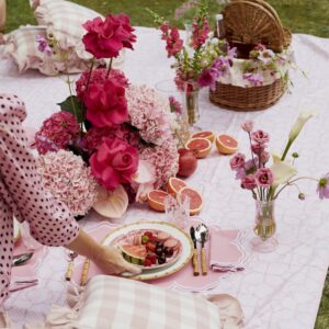 Pink Valentine's Day Quiz Pink picnic in the park