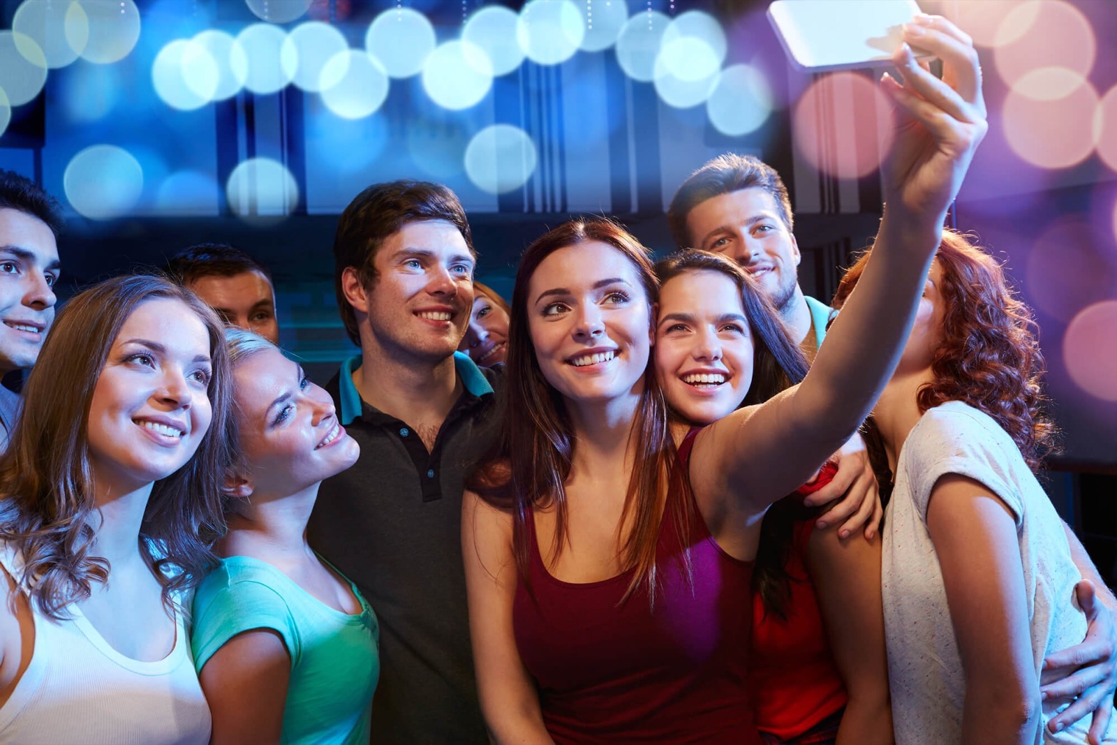 Are You A Cookie, Brownie, Macaron, Or Cupcake? Quiz Friends Taking Selfie
