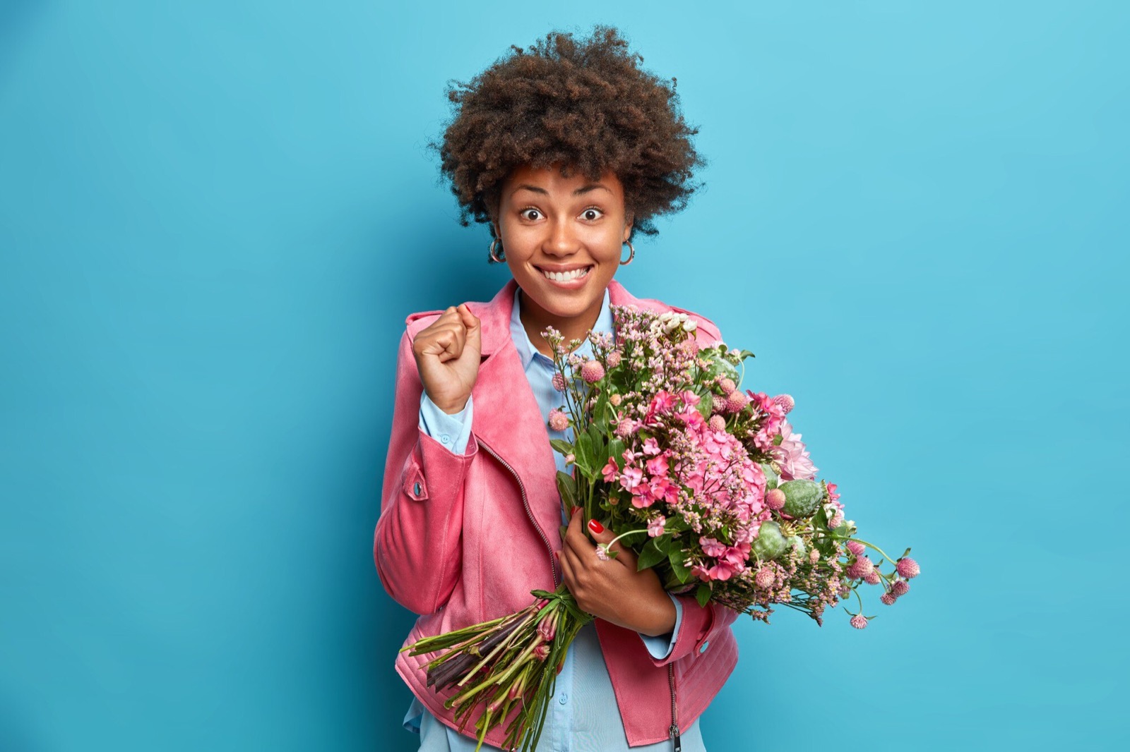 What Is Your Spring Color Palette? Quiz Woman with flowers