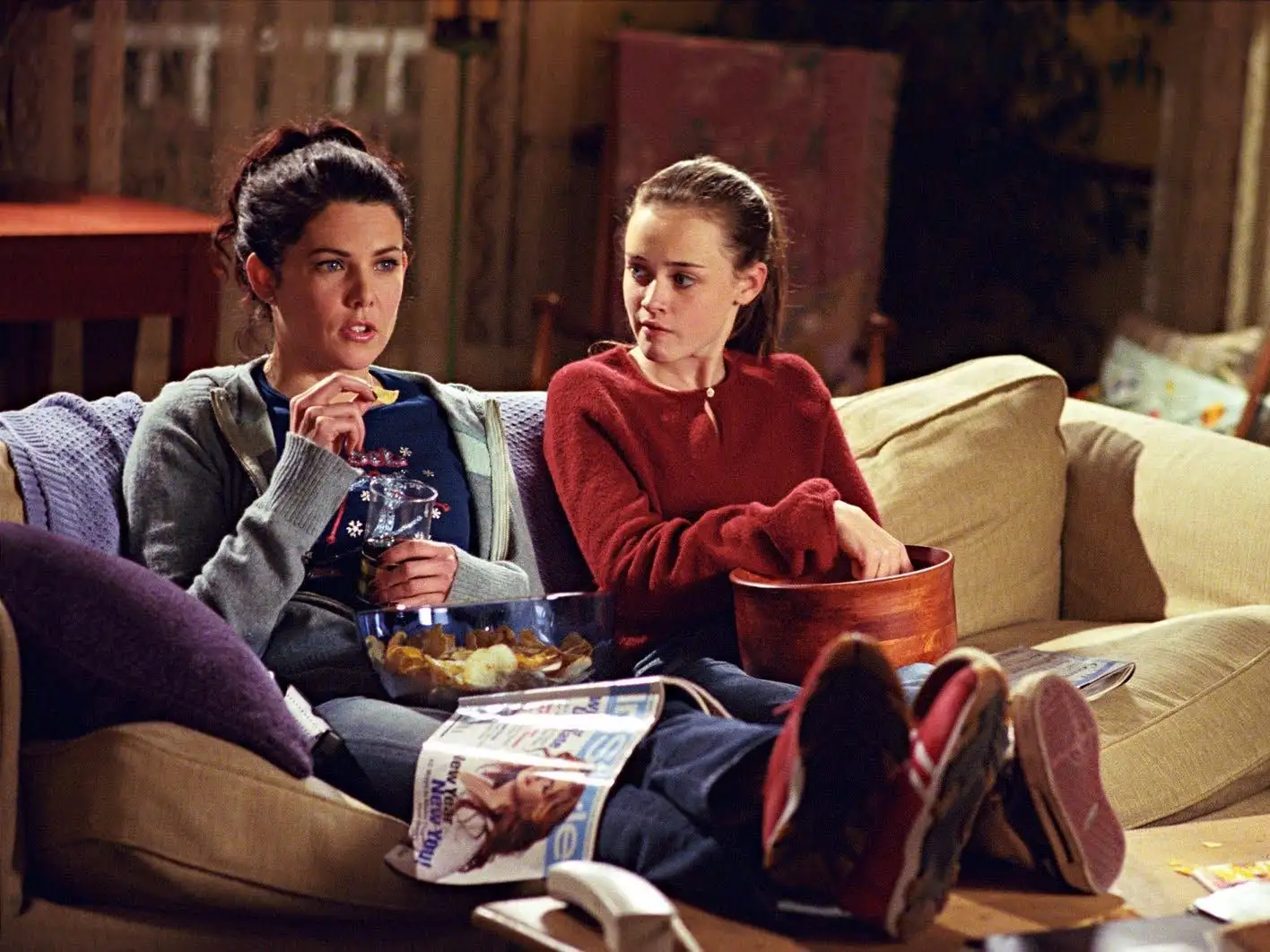 Which TV Mom Are You? Quiz Gilmore Girls Watching TV
