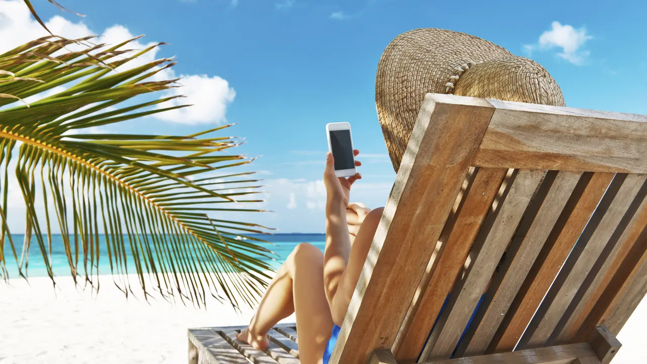 Am I Addicted To My Phone? Quiz Using phone on vacation