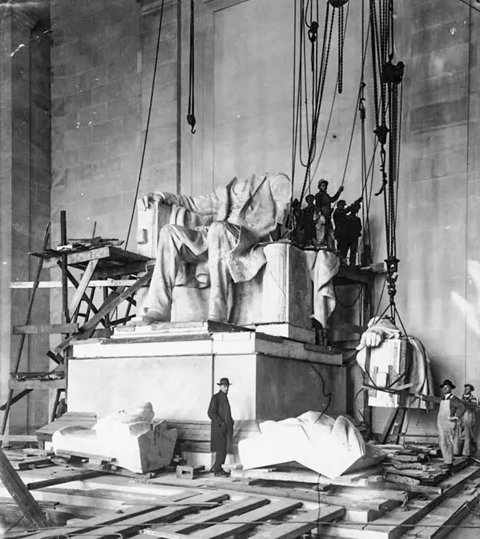 Lincoln Memorial under construction