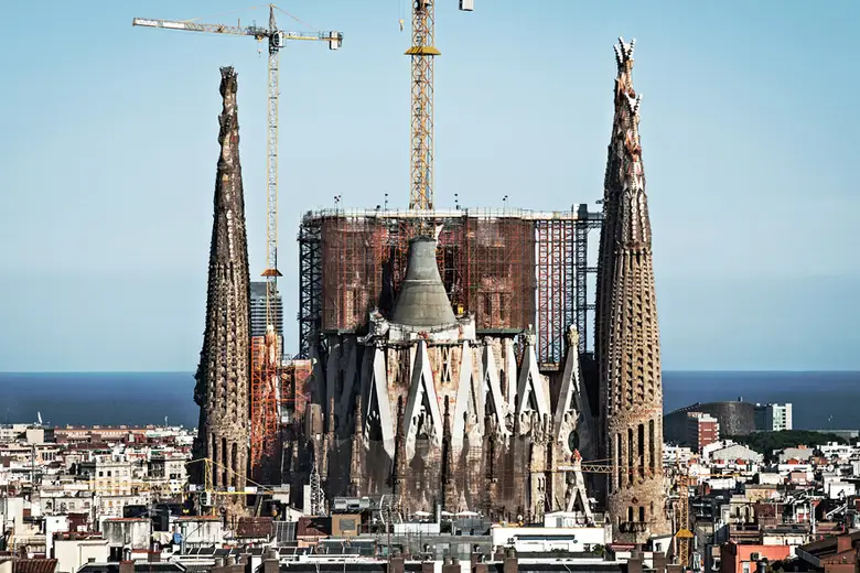 Famous Landmarks Under Construction Quiz Sagrada Familia under construction