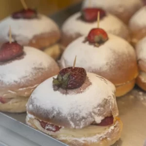 Build World Meal To Know Language You Should Learn Quiz Pączki (Polish doughnut)
