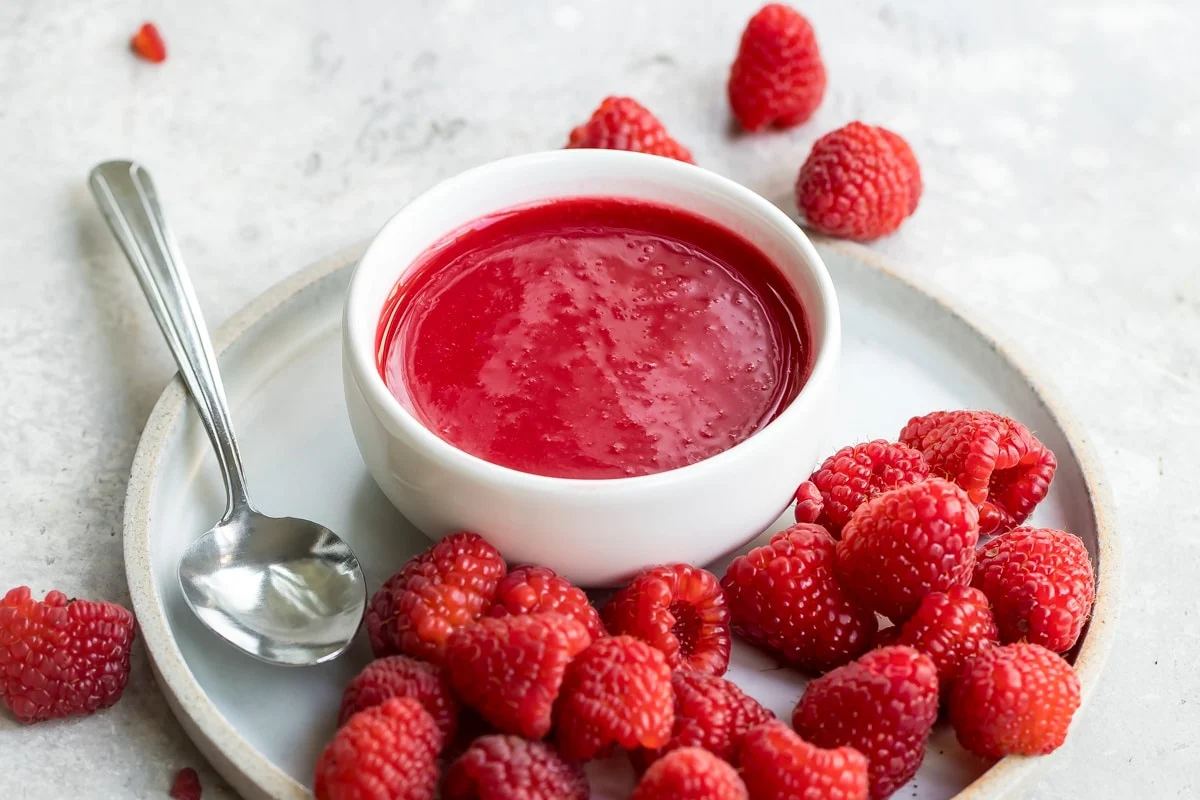 Which Fruity Cake Are You? Quiz Raspberry coulis sauce