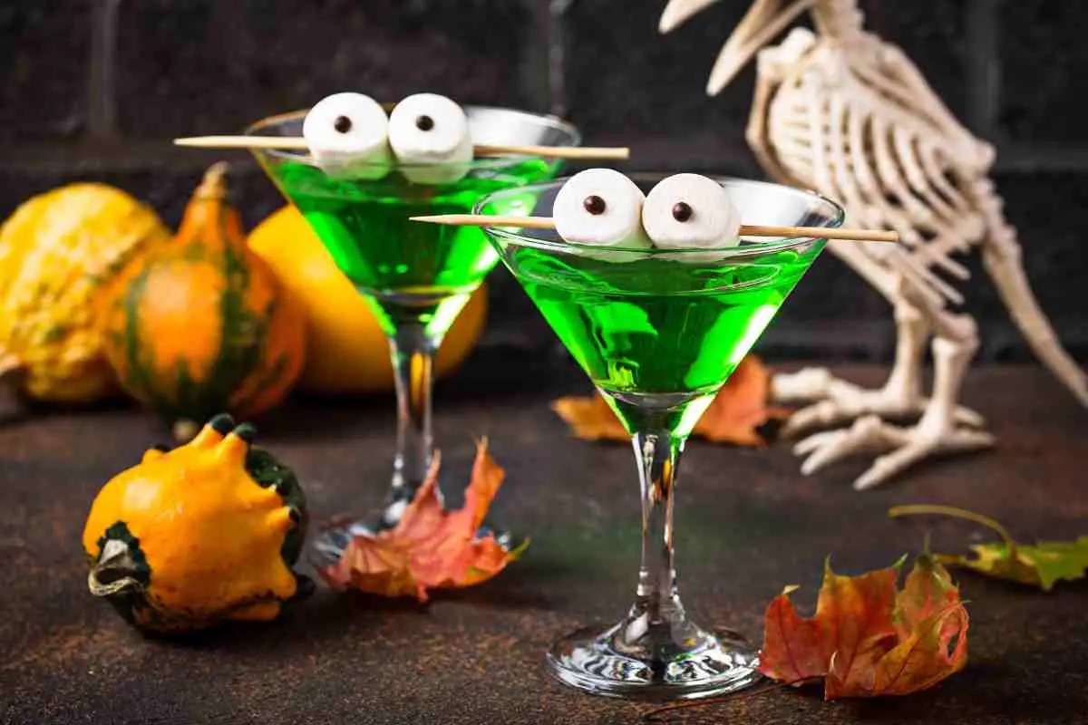 Eat Halloween Snacks to Reveal Your Horror Movie Fate Quiz Halloween drinks