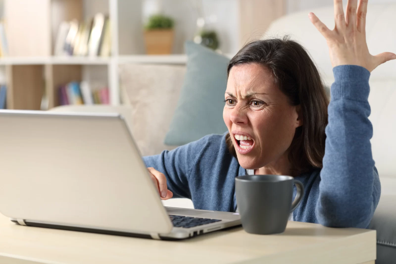 Social Media Addiction Quiz Arguing online angry at computer