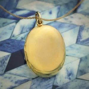 Are You A Mermaid, A Fairy, A Vampire, Or A Witch? Quiz Gold locket