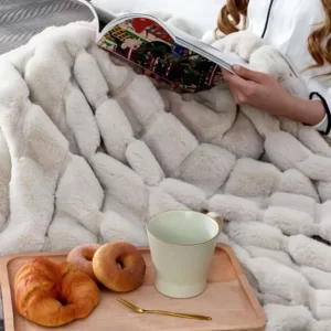 Which Holiday Treat Are You? Quiz Cozy throw blankets