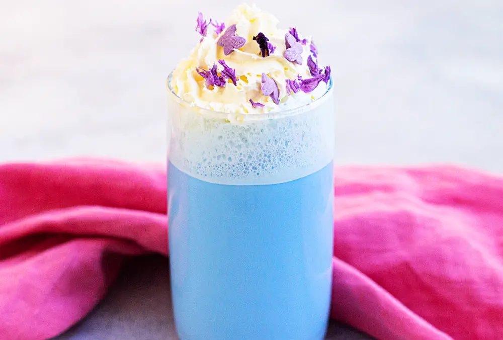 Butterfly pea smoothie