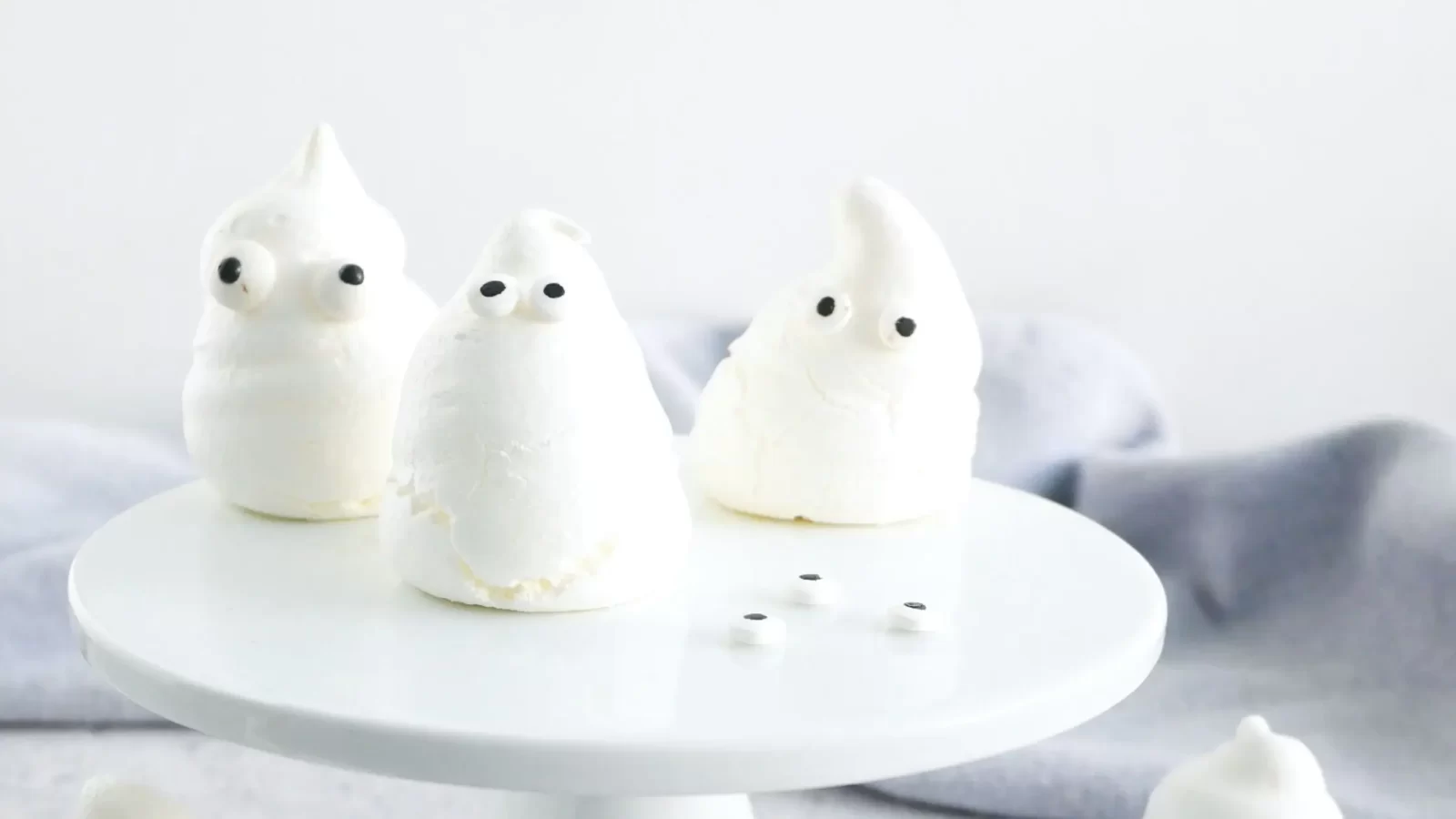 Eat Halloween Snacks to Reveal Your Horror Movie Fate Quiz Ghost meringues