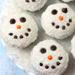 This Cupcake Quiz Will Reveal What Your Fortune Cookie Says Snowman cupcake