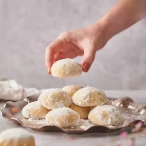 Which Christmas Character Are You? Quiz Snowball cookies