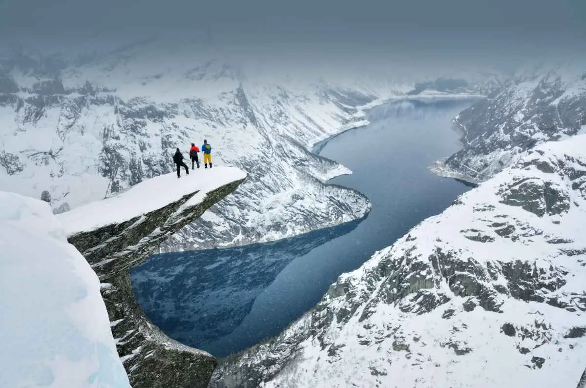 Winter Geography Quiz Trolltunga cliff, Norway in winter