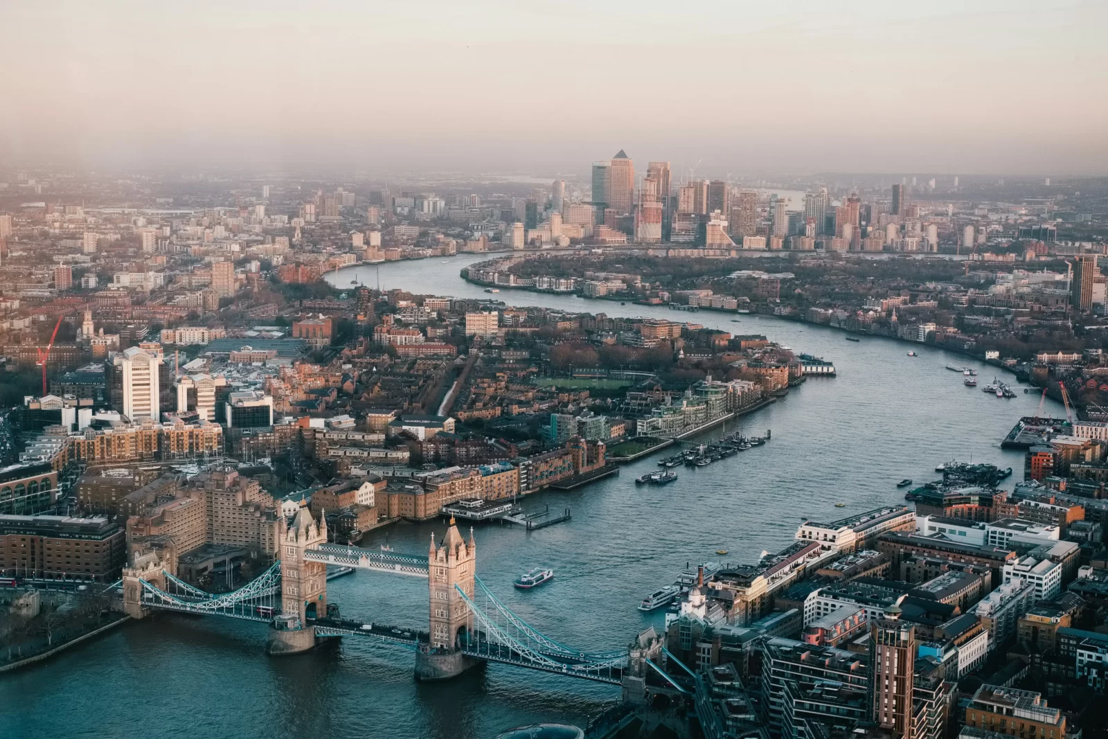 Only Geography Wizard Can Name All Cities From Bird's-E… Quiz London, England aerial view