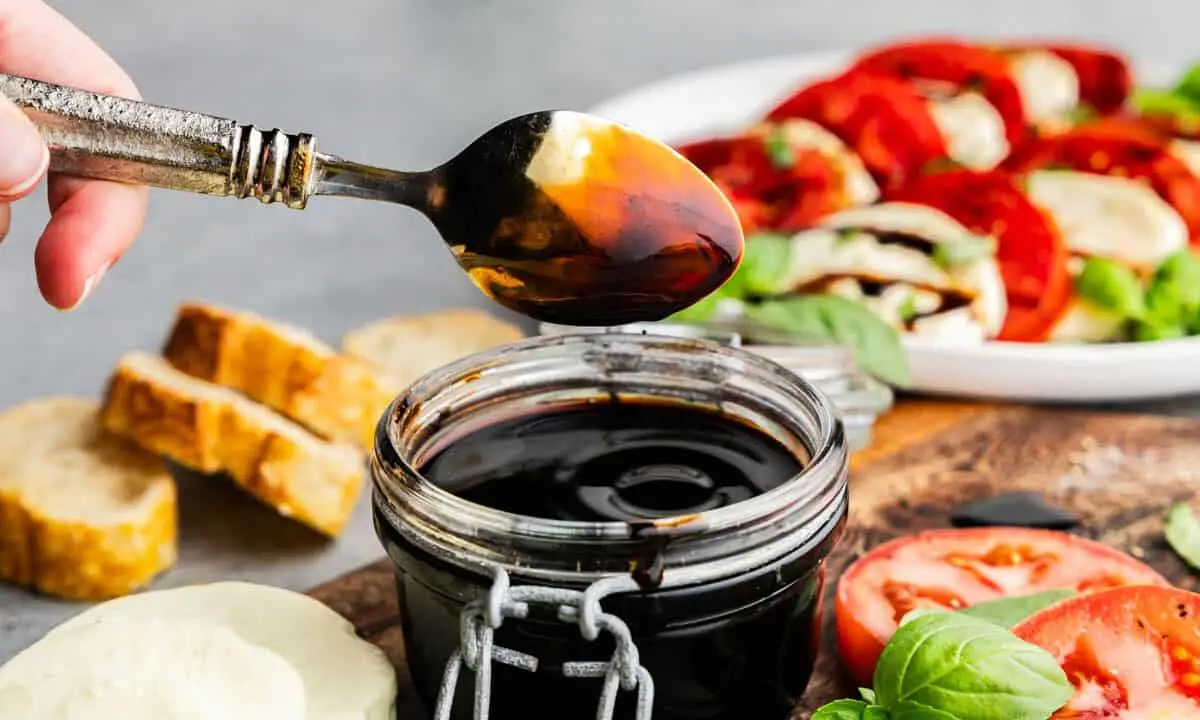 Balsamic vinegar glaze