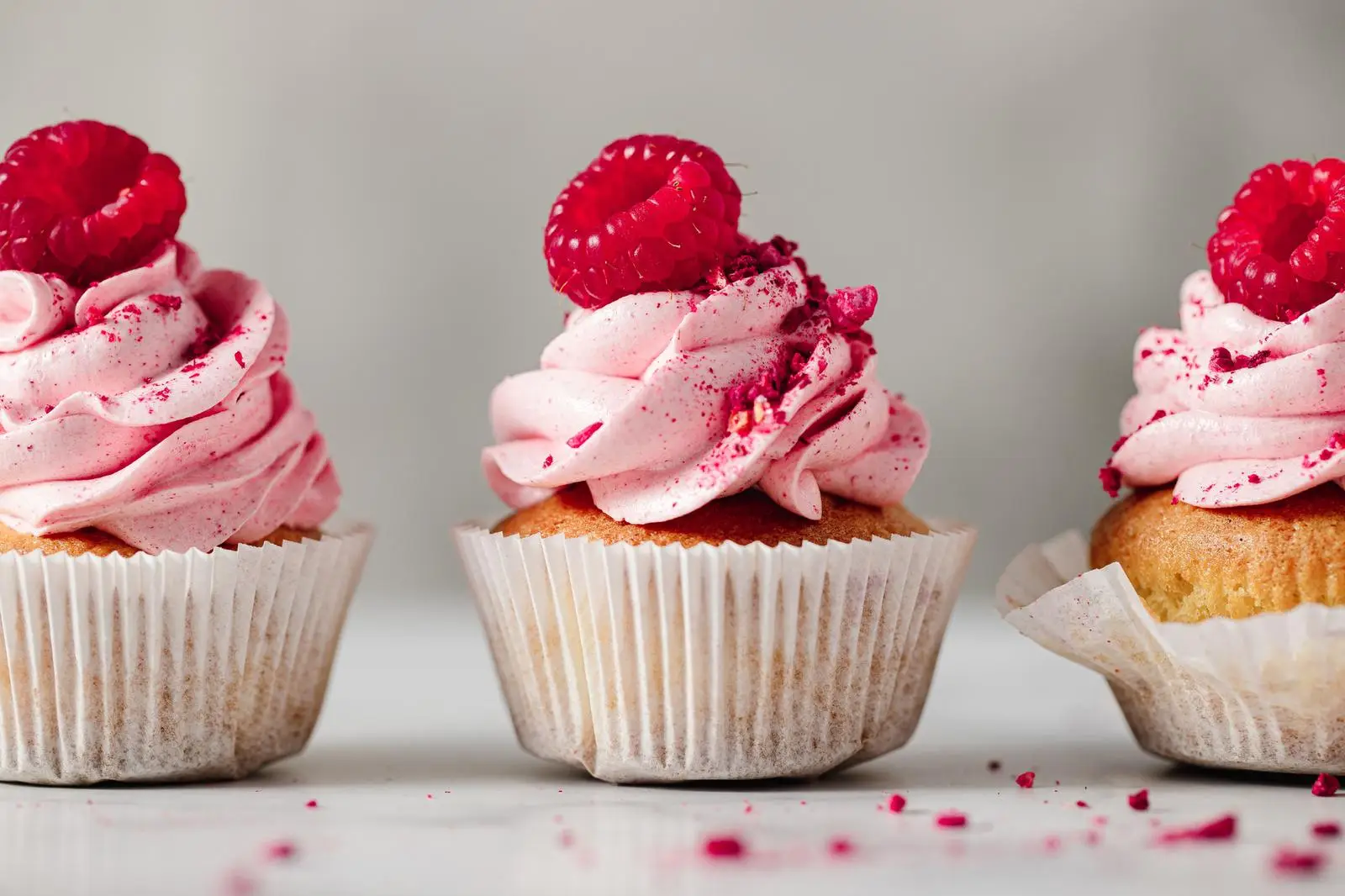 Build Lovely Cupcakes In 5 Steps To Know What People Loโฆ Quiz Pink raspberry cupcakes
