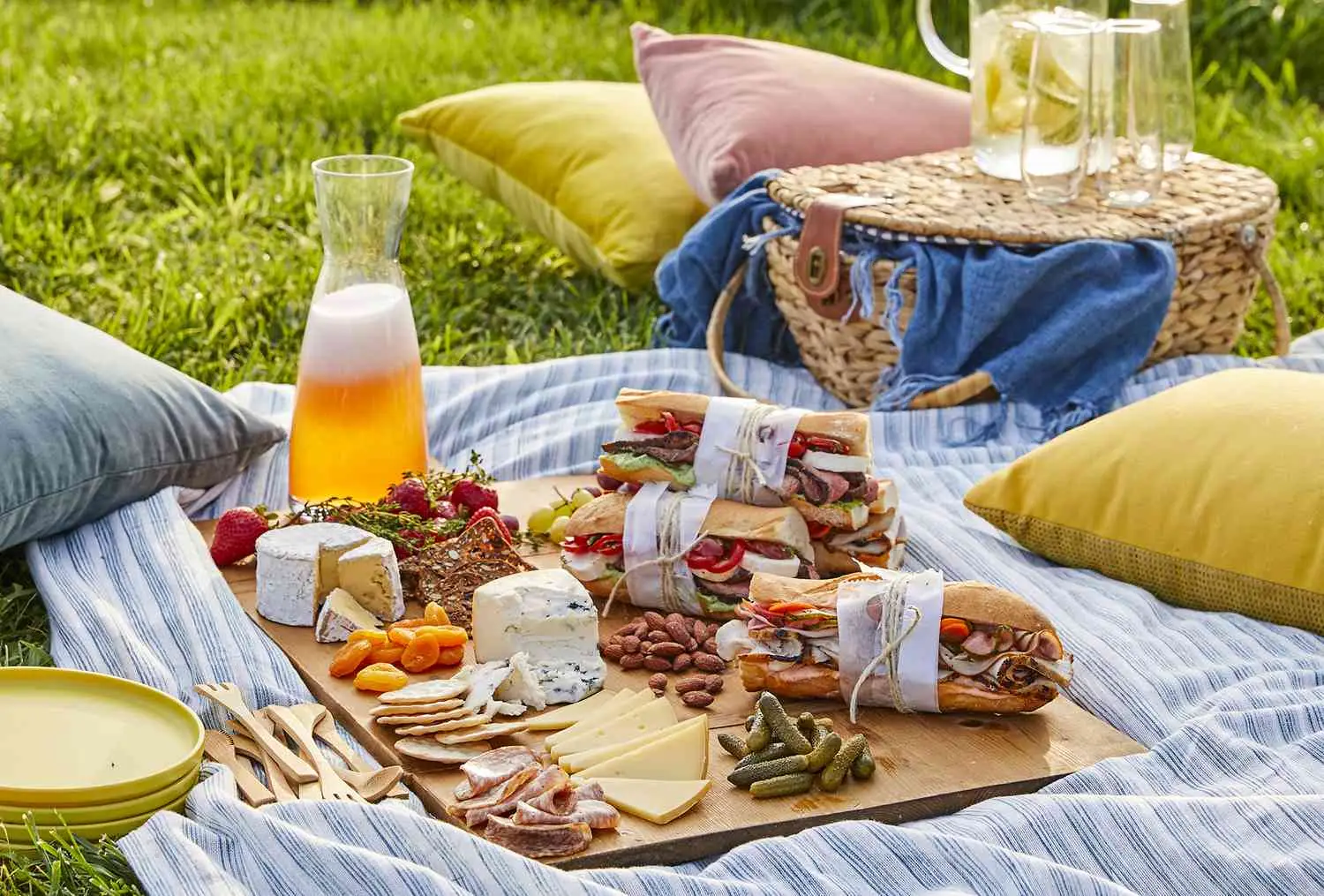 Build A Picnic & We'll Predict Your Summer Love Story Quiz Picnic food