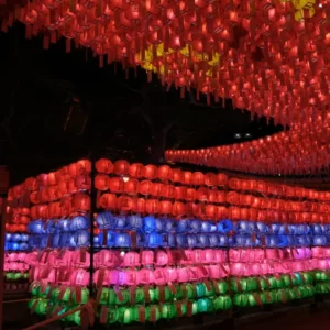 KPop Group-Seoul Travel Quiz Jogyesa Temple