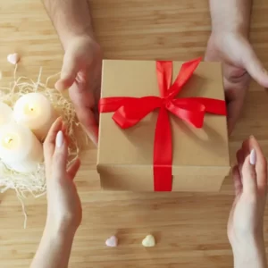 What Color Heart Emoji Are You? Quiz Receiving gifts