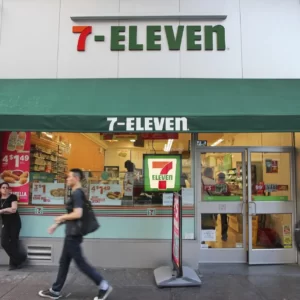Will You Be Single, Taken, Or In Situationship This Year? Quiz 7-Eleven or gas station